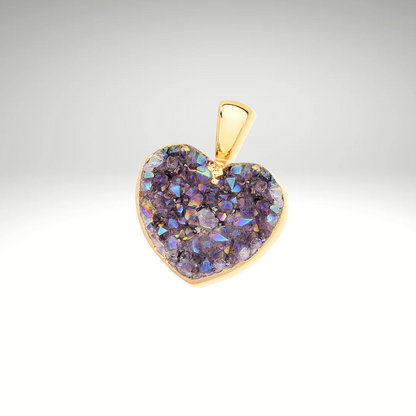 Shelly heart-shaped pendant