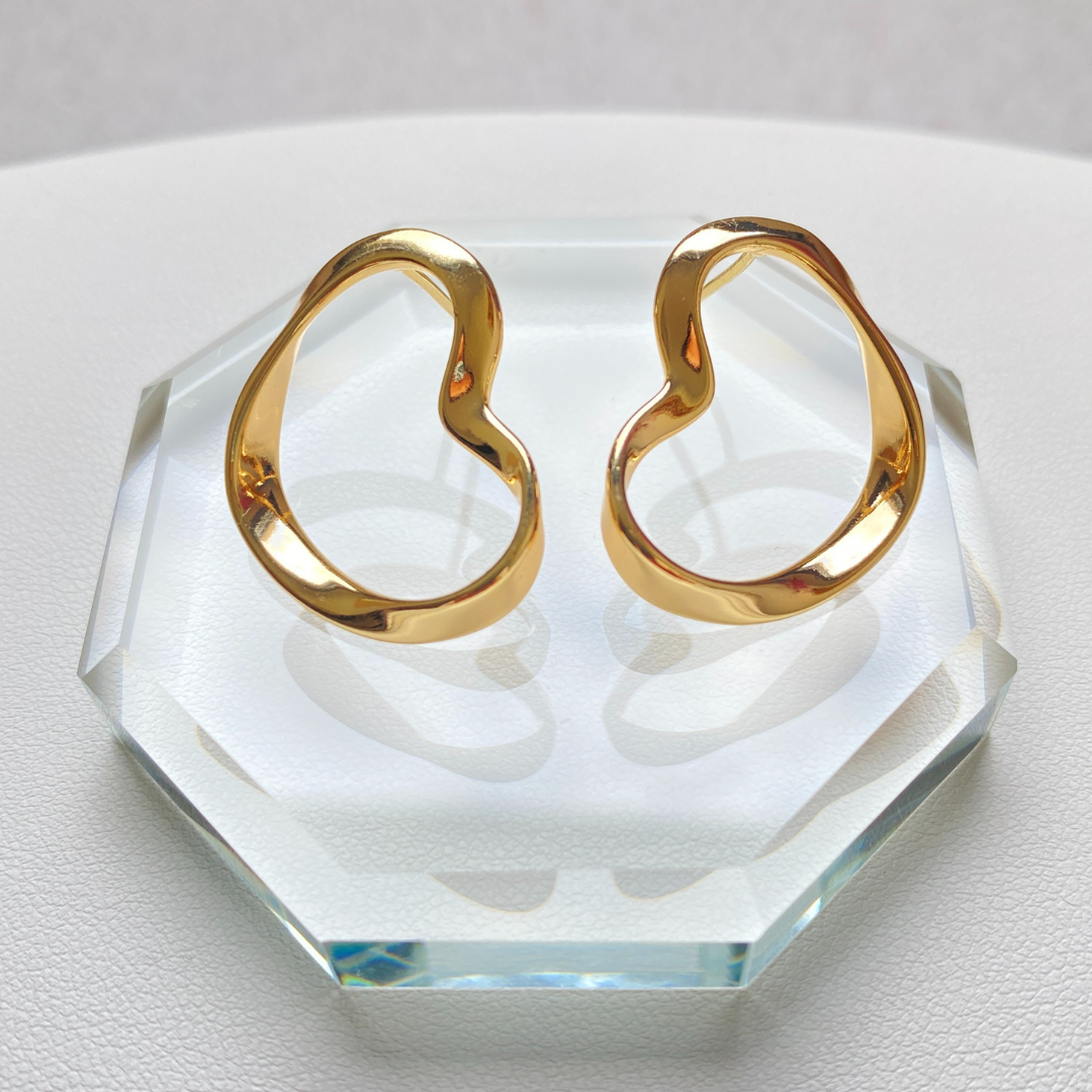 Diana heart-shaped earrings