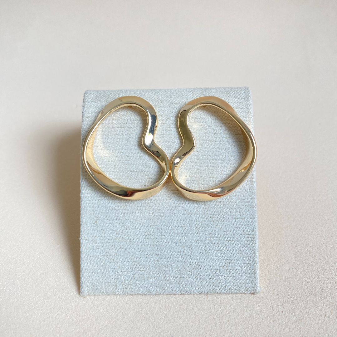 Diana heart-shaped earrings